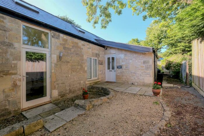 2 Bedroom Bungalow To Rent In Gloucester Road, Bath, BA1