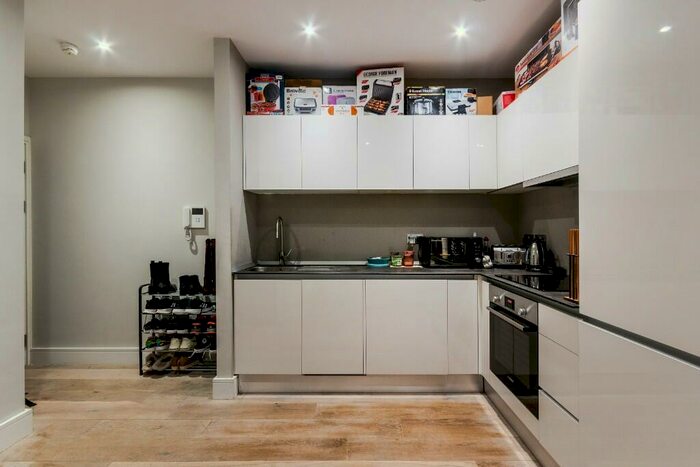 1 Bedroom Flat To Rent In Parkway, Chelmsford, Essex, CM2