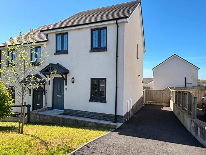 3 Bedroom Semi-Detached House For Sale In Bro Mebyd, Bancffosfelen, Llanelli, SA15