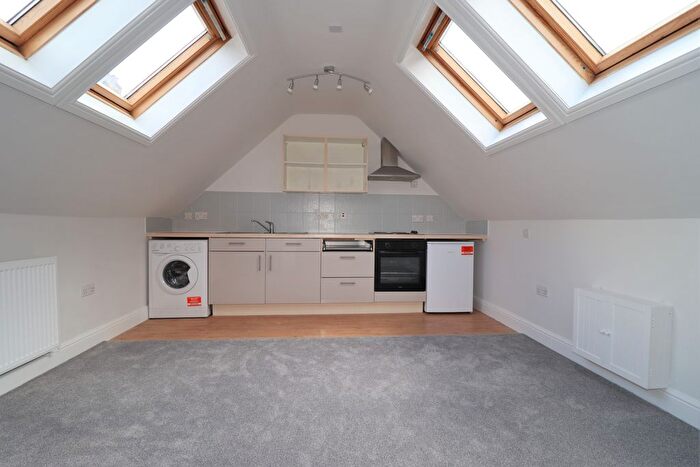 1 Bedroom Semi-Detached House To Rent In Antelope Walk, Maple Road, Surbiton, KT6