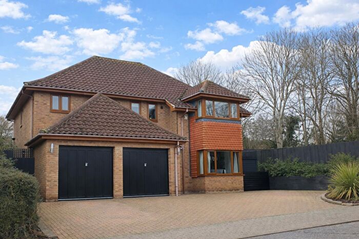 4 Bedroom Property For Sale In Thorneycroft Lane, Downhead Park, Milton Keynes, MK15