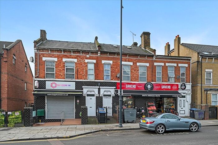 4 Bedroom Flat For Sale In Station Road, London, NW10