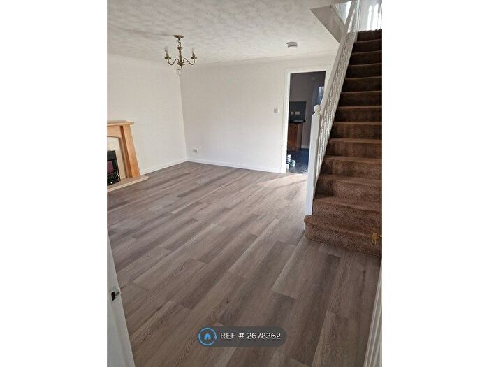 3 Bedroom Semi Detached House To Rent In Waverley Crescent, Livingston, EH54