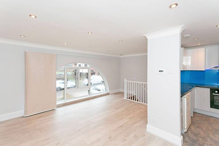 1 Bedroom Flat For Sale In Cedar Wood Drive, Watford, WD25