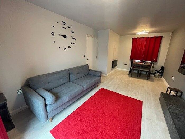 2 Bedroom Flat To Rent In Gillquart Way, Coventry, CV1