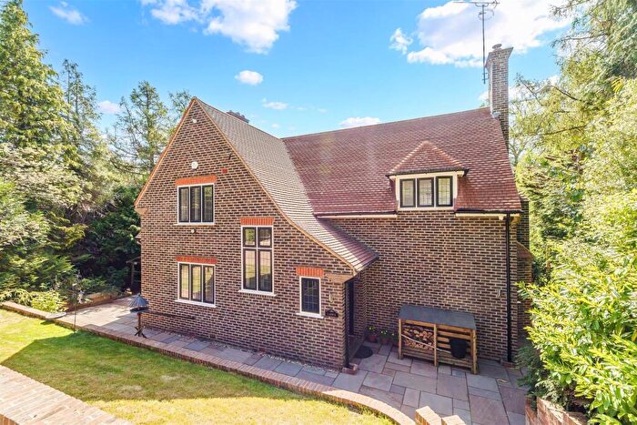 4 Bedroom Detached House For Sale In The Chase, Kingswood, KT20