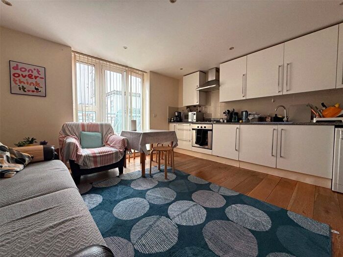 2 Bedroom Flat To Rent In High Street, London, N8