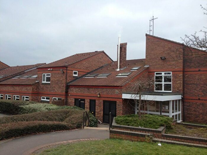 1 Bedroom Flat To Rent In Edwins Close, Barnsley, South Yorkshire, S71