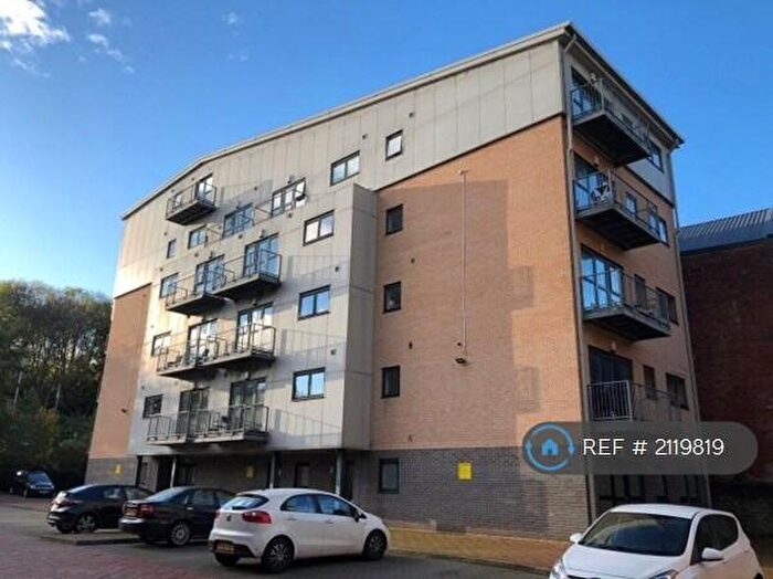 2 Bedroom Flat To Rent In Carr Mills Buslingthorpe Ln, Leeds, LS7
