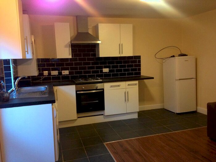 1 Bedroom Flat To Rent In Lodge Road, Southampton, SO14