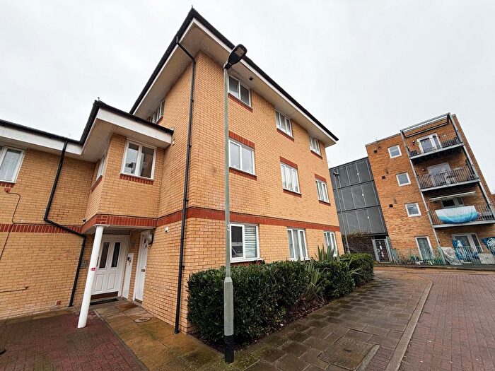 2 Bedroom Flat To Rent In Ronnie Lane, London, E12