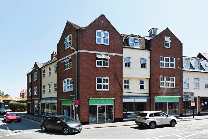 2 Bedroom Flat For Sale In Western Road, Brentwood, Essex, CM14