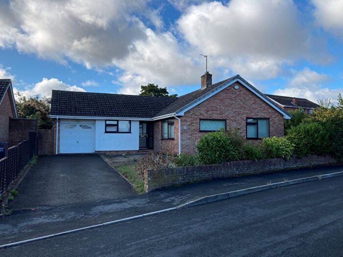 2 Bedroom Bungalow To Rent In Highfield, Taunton, TA1