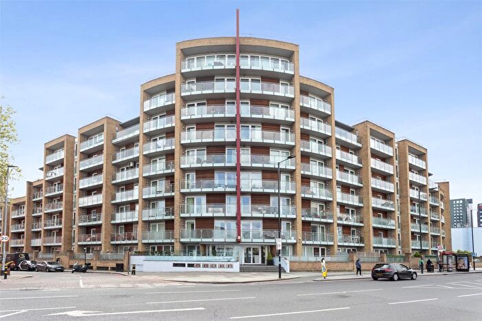 1 Bedroom Flat For Sale In Viridian Apartments, Battersea Park Road, Nine Elms, London, SW8