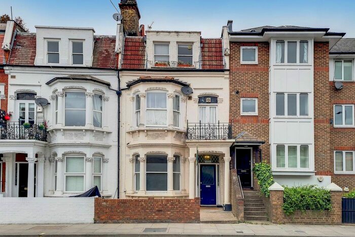 2 Bedroom Maisonette To Rent In Dawes Road, Fulham Broadway, London, SW6