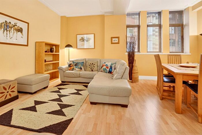 3 Bedroom Flat For Sale In Prescot Street, Aldgate, E1