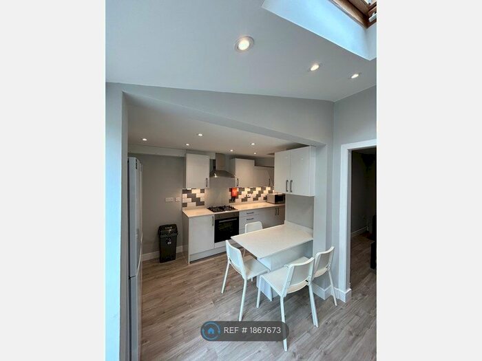 6 Bedroom Terraced House To Rent In Carnarvon Road, Reading, RG1