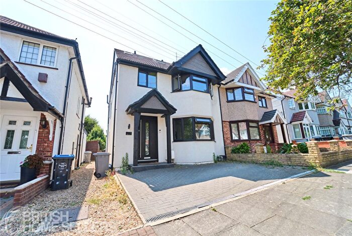 4 Bedroom Semi-Detached House For Sale In Georgian Court, Wembley, HA9