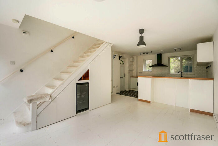 2 Bedroom End Of Terrace House To Rent In Bushy Close, Oxford, OX2