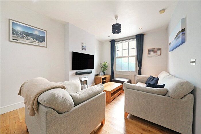 2 Bedroom Detached House For Sale In Camberwell New Road, London, SE5