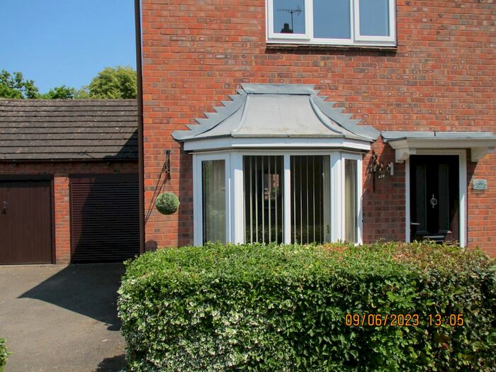 3 Bedroom Semi-Detached House To Rent In Thistlewood Grove, Chadwick End, Nr Solihull, B93