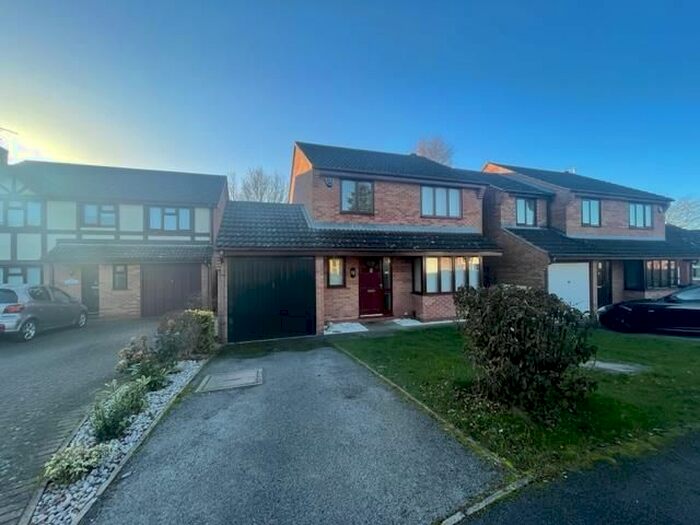 4 Bedroom Property To Rent In Pontypool Close, Oakwood, Derby DE21