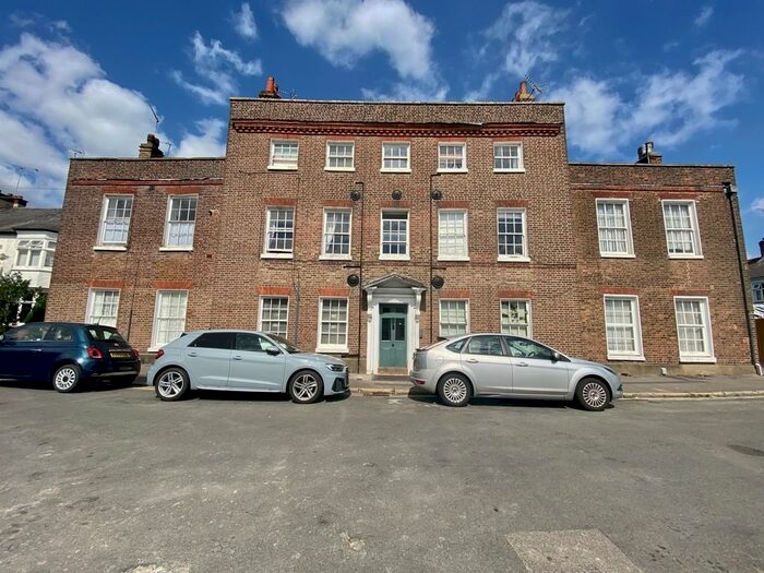 1 Bedroom Flat To Rent In Joy Road, Gravesend, DA12
