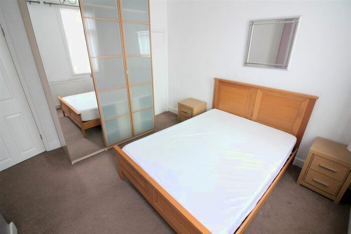 2 Bedroom Property To Rent In Myrtle Road, Hounslow, TW3