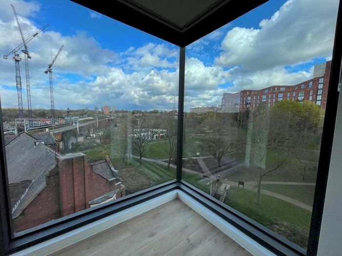 2 Bedroom Flat To Rent In Aspin Lane, Manchester, M4