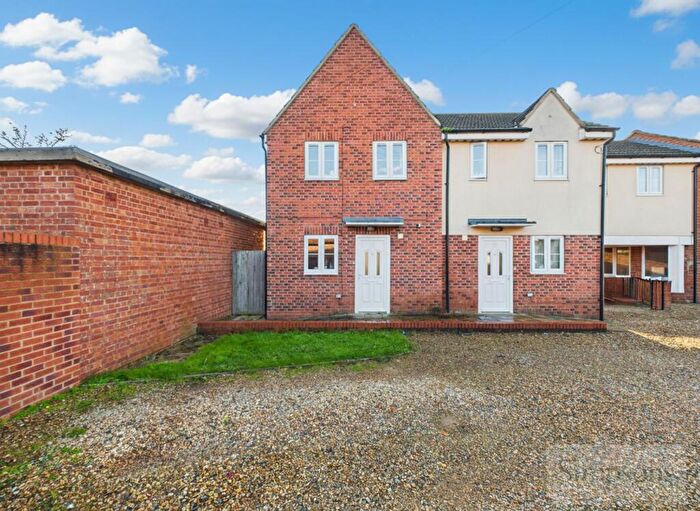 2 Bedroom End Of Terrace House For Sale In Springfield Drive, Abingdon, OX14