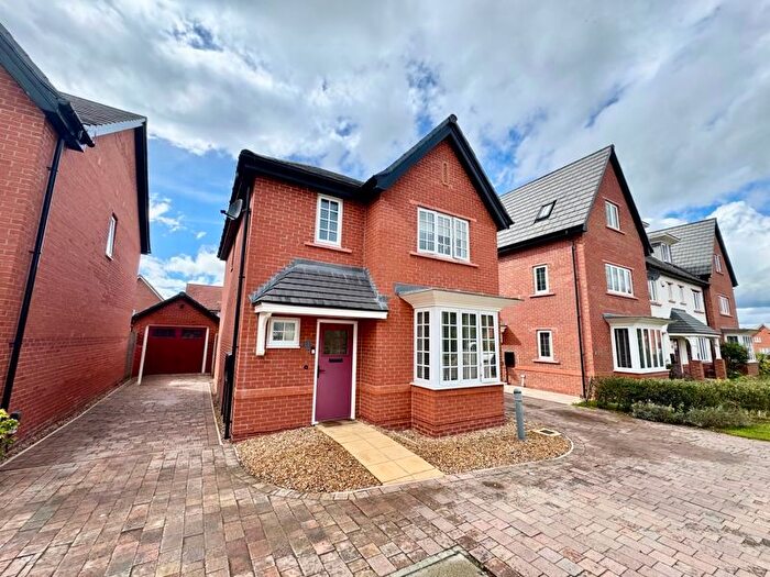 3 Bedroom Detached House For Sale In Bluebell Road, Holmes Chapel, CW4