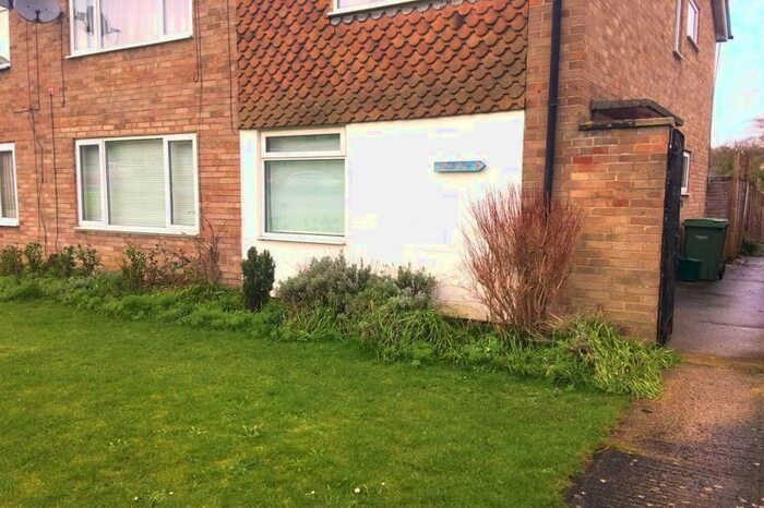 2 Bedroom Flat To Rent In Farm Close Road, Wheatley, Oxford, OX33