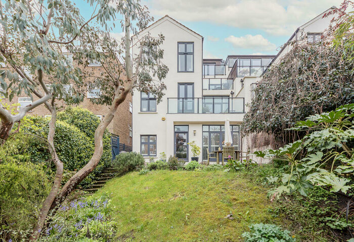 3 Bedroom Apartment To Rent In Canonbie Road, Honor Oak, SE23