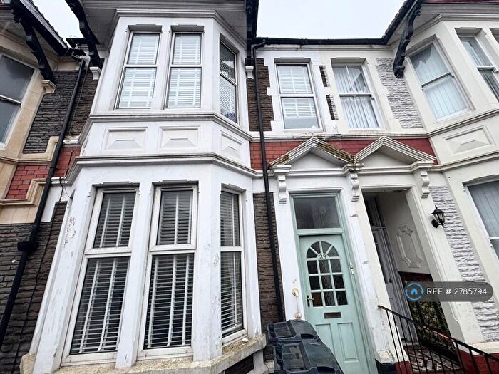 2 Bedroom Flat To Rent In Pen-Y-Wain Road, Cardiff, CF24