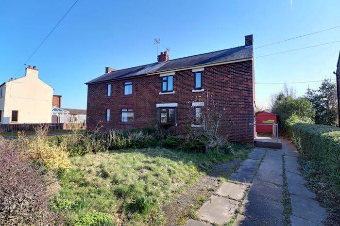3 Bedroom Semi-Detached House For Sale In Eastoft Road, Luddington, DN17