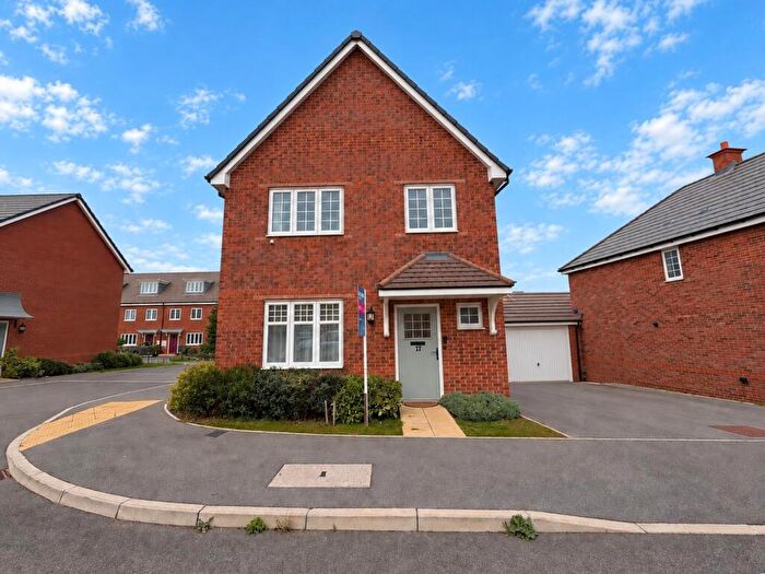 4 Bedroom Detached House For Sale In Taylor Close, Banbury, Oxfordshire, OX16