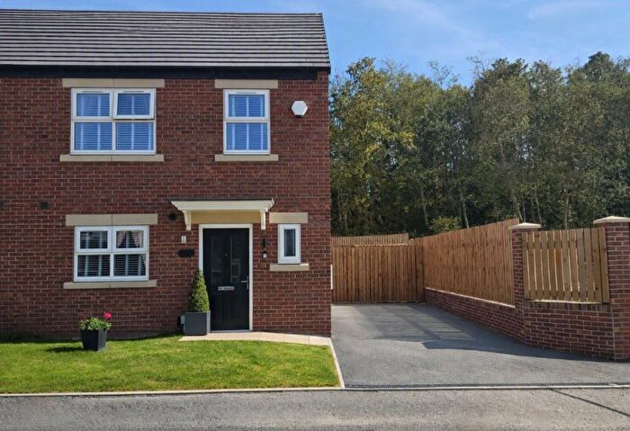 3 Bedroom Semi-Detached House For Sale In Hawthorn Drive, Hemsworth, WF9