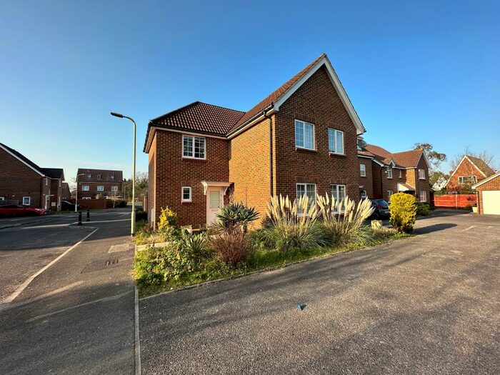 4 Bedroom Detached House To Rent In Dexter Way, Winnersh, RG41