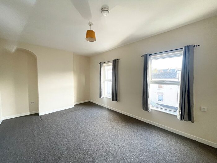 4 Bedroom Terraced House To Rent In Pytchley Street, Northampton, Northamptonshire, NN1