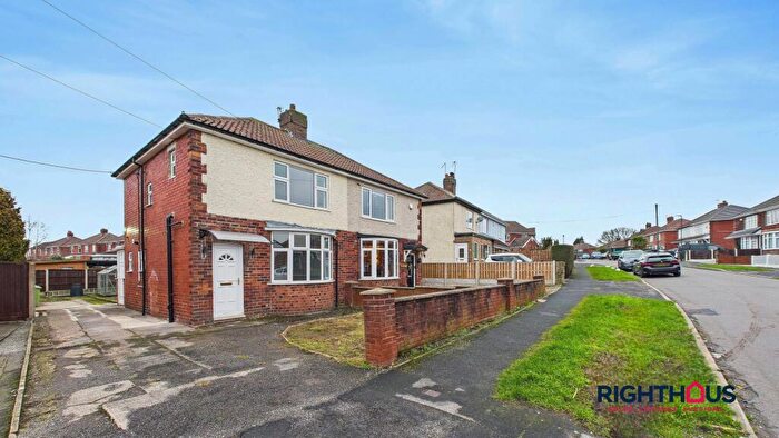 3 Bedroom Semi Detached House For Sale In Hill View Road, Brimington, S43