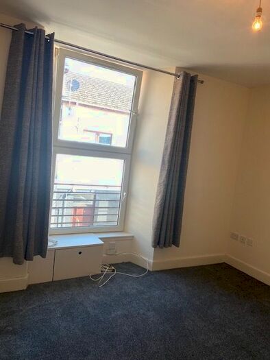 2 Bedroom Flat To Rent In Princes Street, Perth, PH2