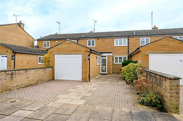 3 Bedroom Terraced House For Sale In Harewood Mews, Harewood, LS17