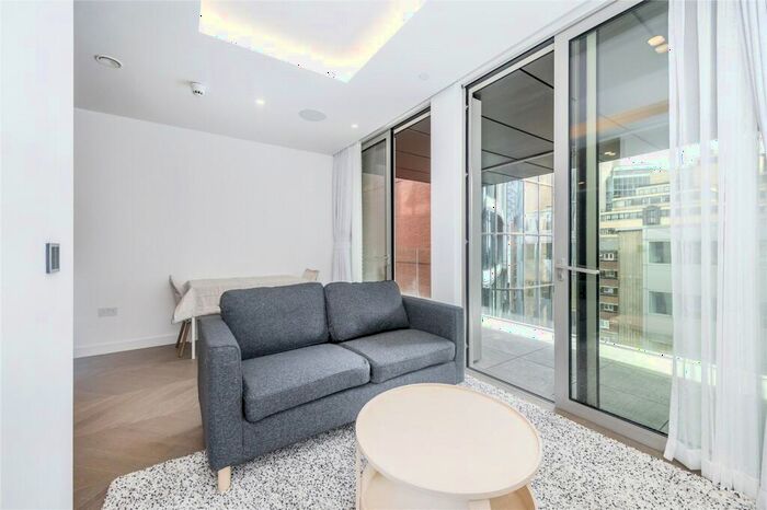 Apartment To Rent In Minories, London, EC3N