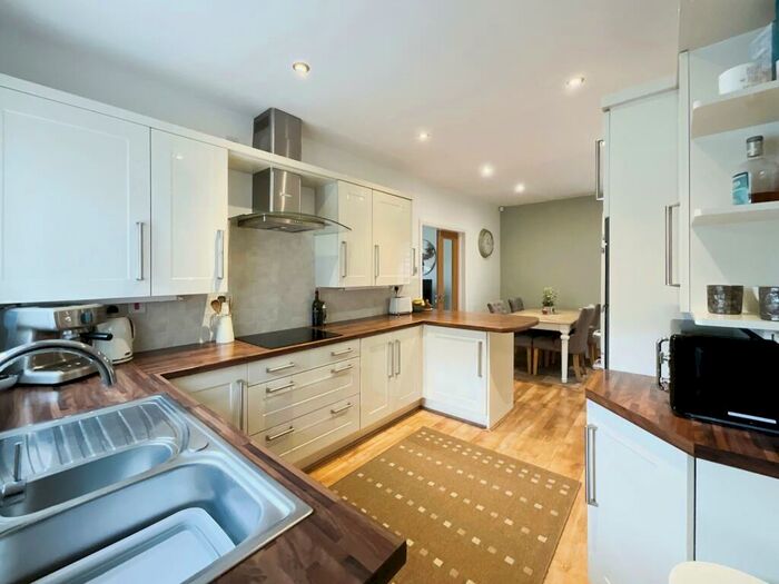 4 Bedroom Detached House For Sale In Laurold Avenue, Hatfield Woodhouse, Doncaster, DN7