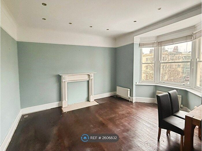 3 Bedroom Flat To Rent In Clarence Square, Brighton, BN1