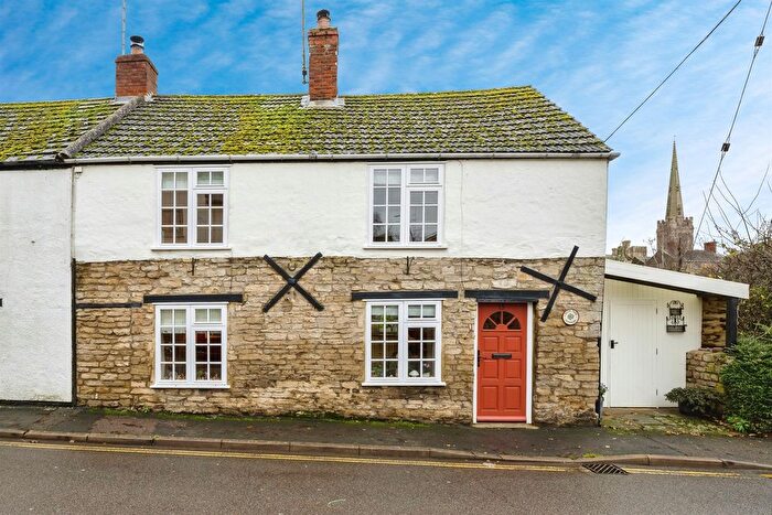 3 Bedroom Cottage For Sale In East Road, Oundle, Peterborough, PE8
