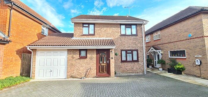 4 Bedroom Detached House For Sale In £, - £, . Eastwood, Leigh-On-Sea, Essex, SS9