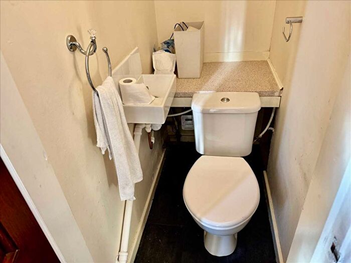 3 Bedroom Bungalow For Sale In Sheila Avenue, Wednesfield, Wolverhampton, WV11