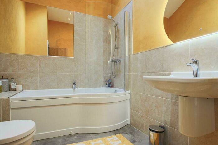 1 Bedroom Apartment To Rent In Burnley Road, Rossendale, BB4