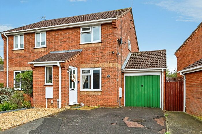 2 Bedroom Semi Detached House For Sale In Earsham Drive, King's Lynn, PE30